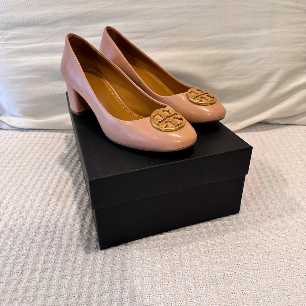 Tory Burch 7.5 2 inch block heels in leather pink nude hue